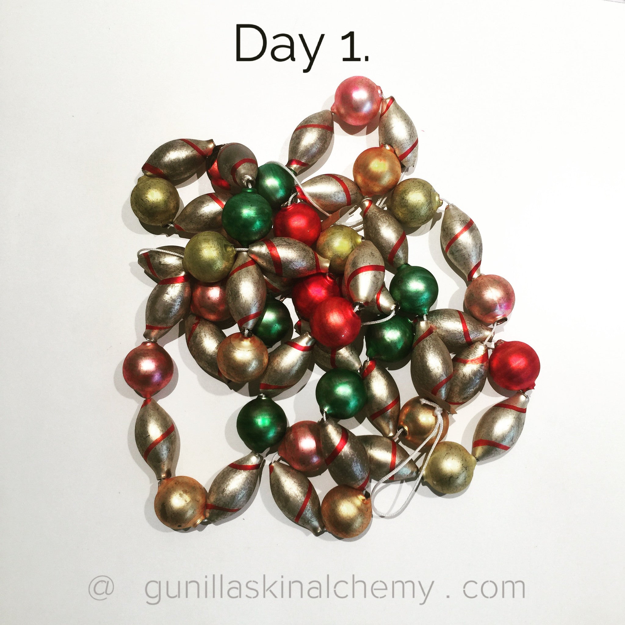Beauty Tips & Tricks for the holidays. Daily Advent Calender.